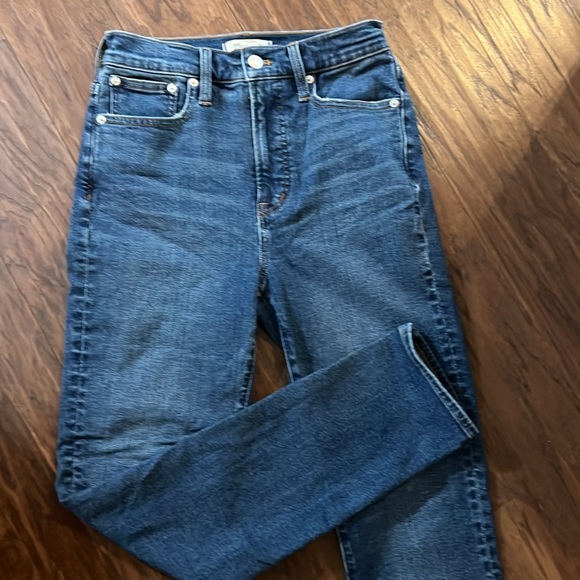 Madewell- The Perfect Vintage Jean in Manorford Wash: Instacozy Edition - Picture 5 of 13